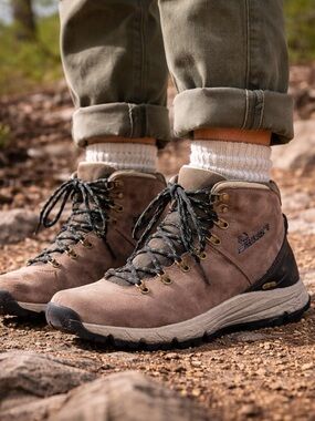 Danner Mountain 600 4.5” Hiking Boots Womens 7 Hazelwood Vibram NWOB